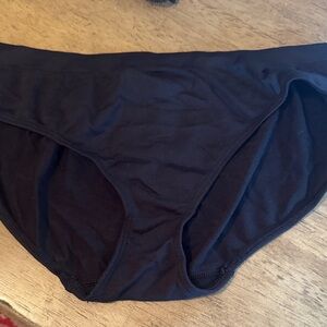 Victoria’s Secret Large Hipster Panties